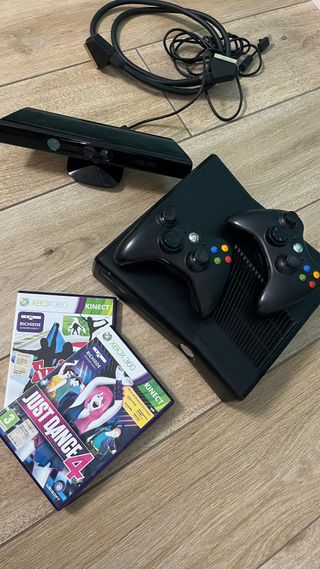 Xbox 360 + 2 controller + Kinect + Giochi