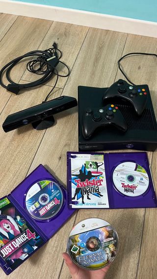 Xbox 360 + 2 controller + Kinect + Giochi