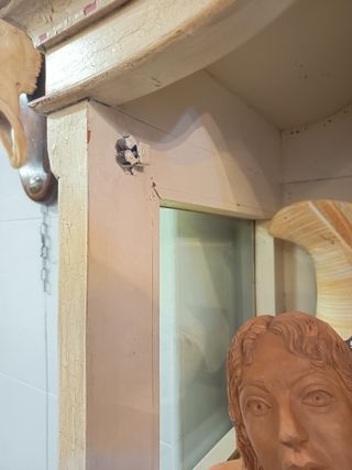 Vitrina antigua de madera