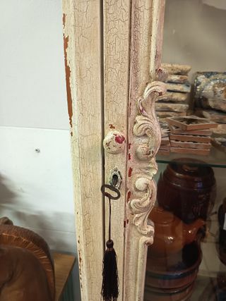 Vitrina antigua de madera
