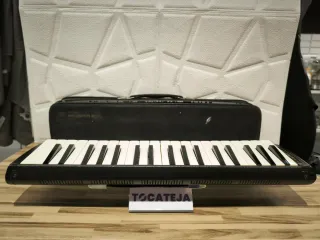 Suzuki Melodion M-37
