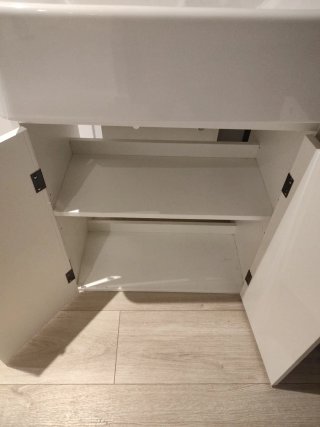 Mueble de baño con lavabo de cerámica
