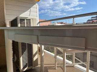 Mesa madera de 110x70 lacada + 4 sillas (opcional)