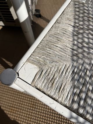 Mesa madera de 110x70 lacada + 4 sillas (opcional)