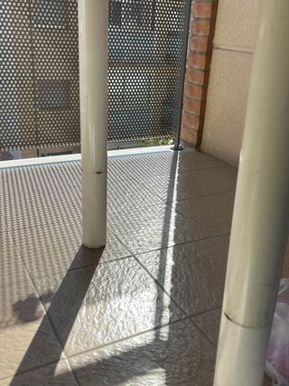 Mesa madera de 110x70 lacada + 4 sillas (opcional)