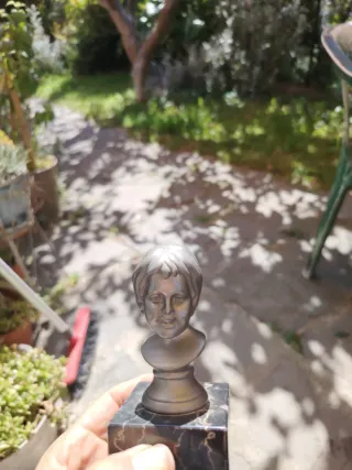 Busti bimbi in peltro su base marmo nero