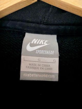 Sudadera Nike Negra y Amarilla