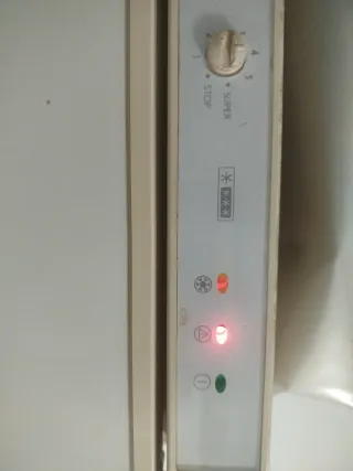 Congelador vertical blanco