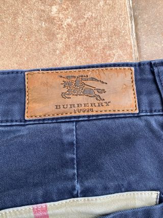 Pantalón chino navy de Burberry línea Burberry