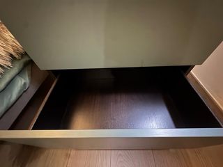 Estantería modular con puertas