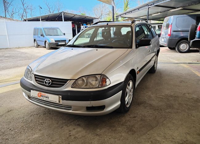 Toyota Avensis Wagon 2.0 D4-D Terra - foto 1