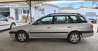 Toyota Avensis Wagon 2.0 D4-D Terra