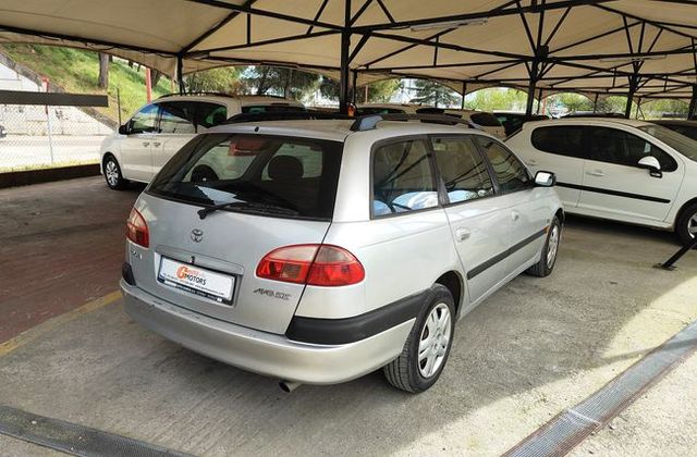 Toyota Avensis Wagon 2.0 D4-D Terra