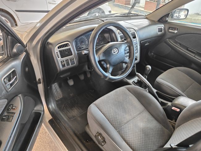 Toyota Avensis Wagon 2.0 D4-D Terra 2000, foto 9