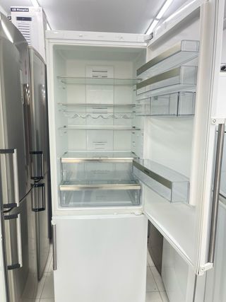 Nevera marca Siemens con garantía transparente