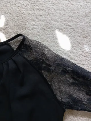 Conjunto blusa encaje y pantalón lunares