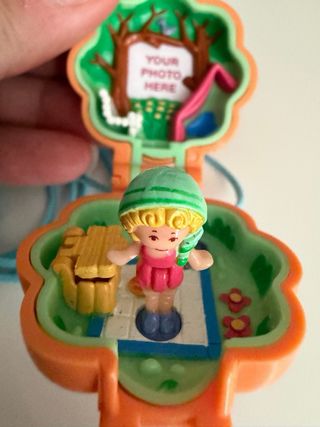 Medaglione Polly Pocket camper