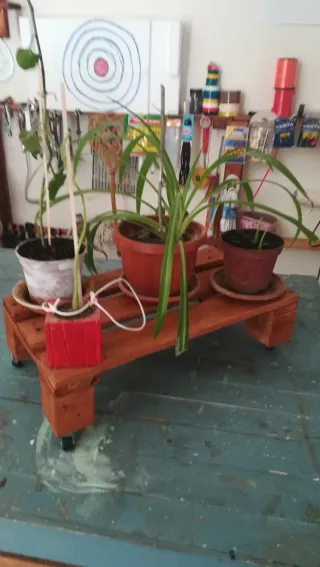 Alzatina in legno con fotelle