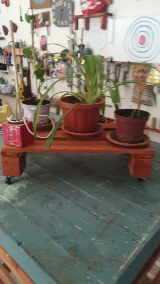 Alzatina in legno con fotelle