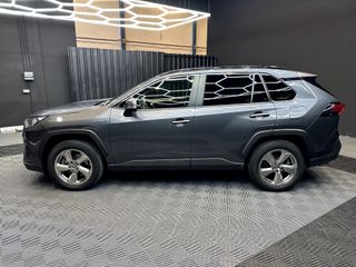 Toyota Rav4 2.5l 220H Advance