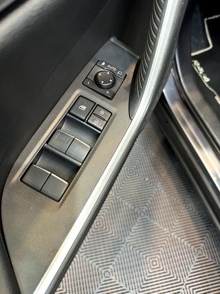 Toyota Rav4 2.5l 220H Advance