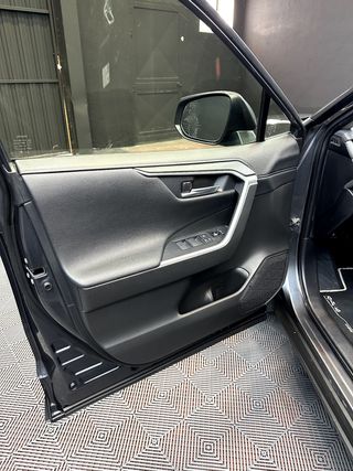 Toyota Rav4 2.5l 220H Advance