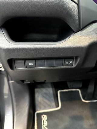 Toyota Rav4 2.5l 220H Advance