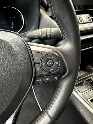 Toyota Rav4 2.5l 220H Advance