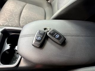 Toyota Rav4 2.5l 220H Advance