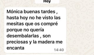 Dos mesitas de noche,