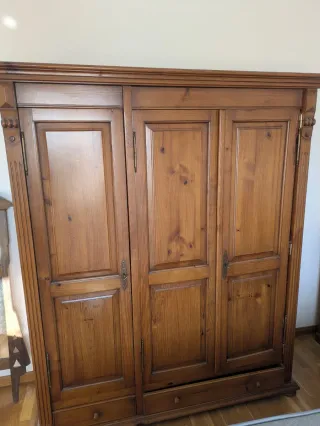 Armario de madera 3 puertas