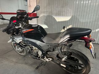 Aprilia Tuono 125CC Negra