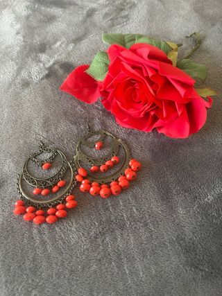 Traje de flamenca regalo pendientes y flor
