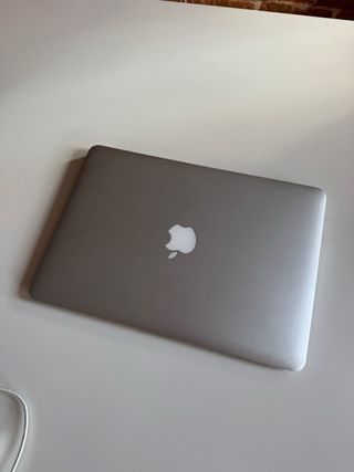 MacBook Air 13” 2015 i5 8GB RAM 256GB SSD