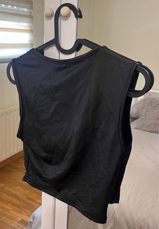 Top cuero SHEIN negro XS