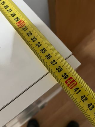 Mueble auxiliar beige y blanco. Aparador.