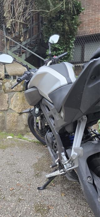 Yamaha MT-125 Naked Negra/Gris