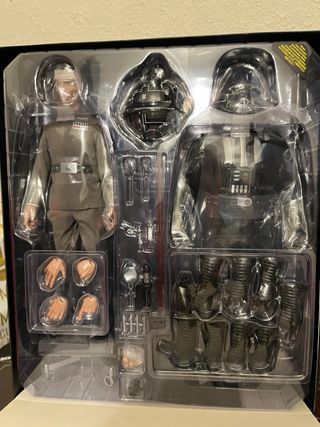 Figuras Hot Toys Star Wars Vader y Tarkin