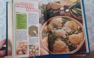 Tre volumi di gastronomia "Guida cucina".