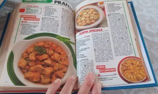 Tre volumi di gastronomia "Guida cucina".