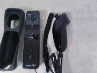 Mandos Wii + Nunchuk y Funda Negra