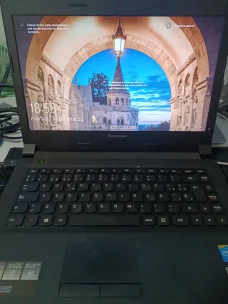 Lenovo B40-30 Portátil con Cargador