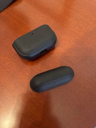 Funda Airpods Pro 3 Cuero Negro