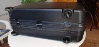 Maleta marca Dustin, con ruedas