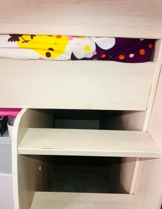 Cama alta infantil/juvenil con escritorio