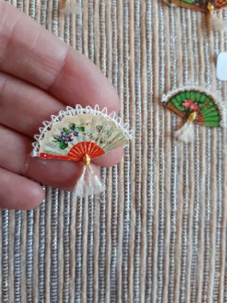 Mini ventagli decorativi per case delle bambole