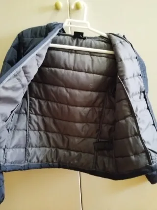 Cazadora acolchada azul marino mujer