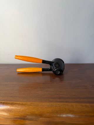 Cascanueces Negro y Naranja