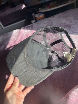 Gorra Nike Negra con puntos blancos