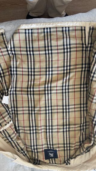 Chaqueta Burberry acolchada beige